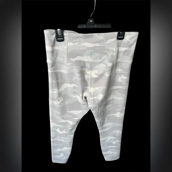 Athleta Elation Camo 7/8 Tight - Picture 2 of 4